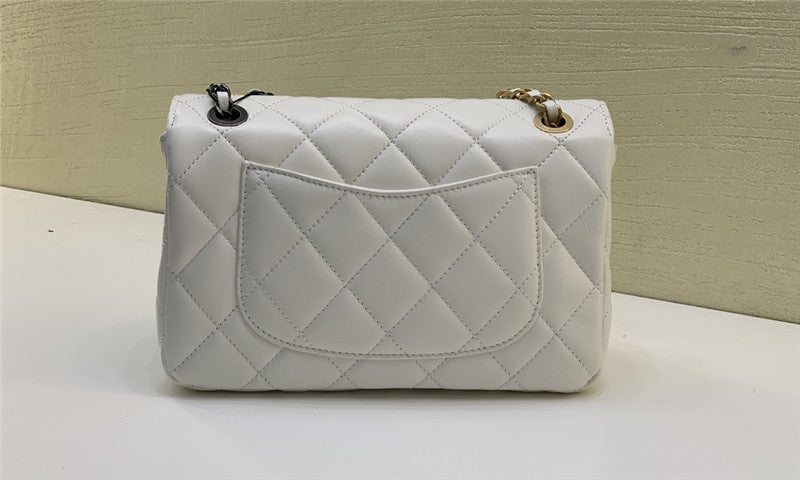 High Quality Luxury Chanel Badge CF Metal Decorative Chain Bag Large – Style 46897 product detail