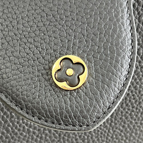 High Quality Luxury Louis Vuitton Capucines MM Taurillon Leather Bag product detail