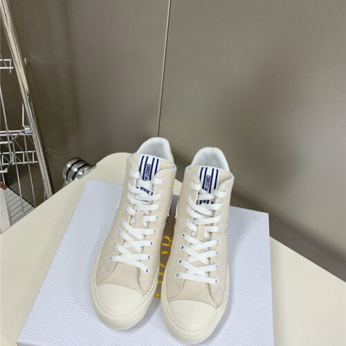 High Quality Luxury Dior High Top Sneakers Womens – Style 88486 alternate view