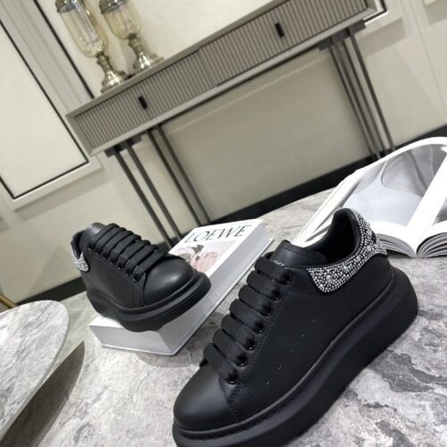 High Quality Luxury Alexander McQueen Couple Sneakers product detail