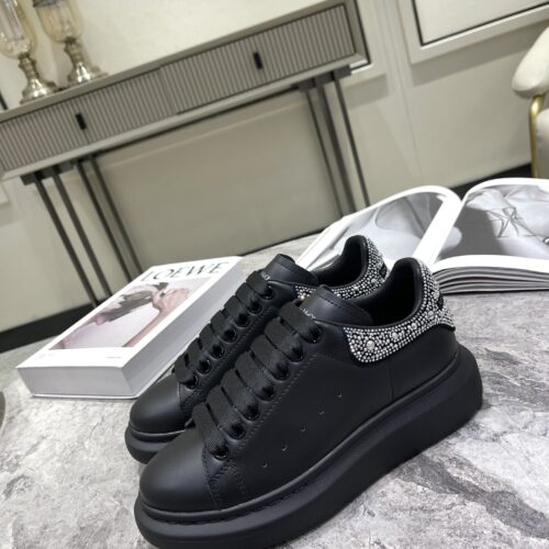 High Quality Luxury Alexander McQueen Couple Sneakers product detail