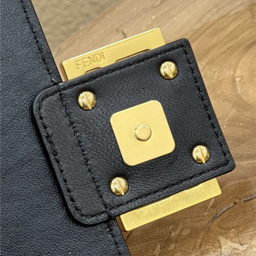 High Quality Luxury Fendi Baguette Bag – Style 32317 product detail