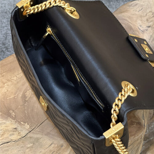 High Quality Luxury Fendi Classic Embossed Baguette Bag product detail