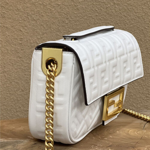 High Quality Luxury Fendi Baguette Bag – Style 32319 alternate view