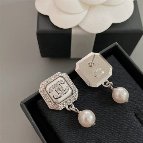 High Quality Luxury Chanel Double C Classic Element Earrings product detail