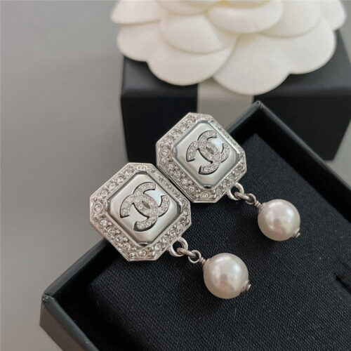 High Quality Luxury Chanel Double C Classic Element Earrings product detail