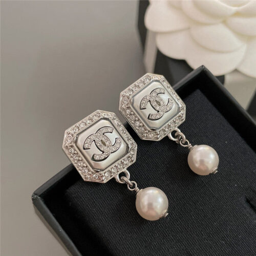 High Quality Luxury Chanel Double C Classic Element Earrings product detail