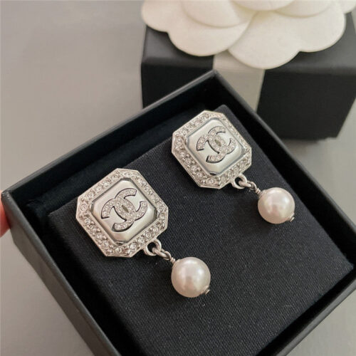 High Quality Luxury Chanel Double C Classic Element Earrings product detail