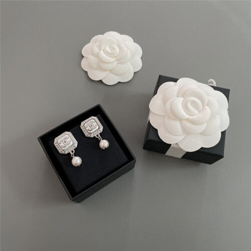 High Quality Luxury Chanel Double C Classic Element Earrings product detail