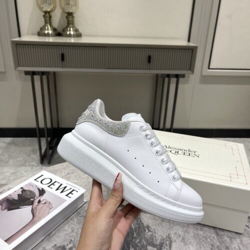 High Quality Luxury Alexander McQueen Couple Sneakers – Style 93731 alternate view