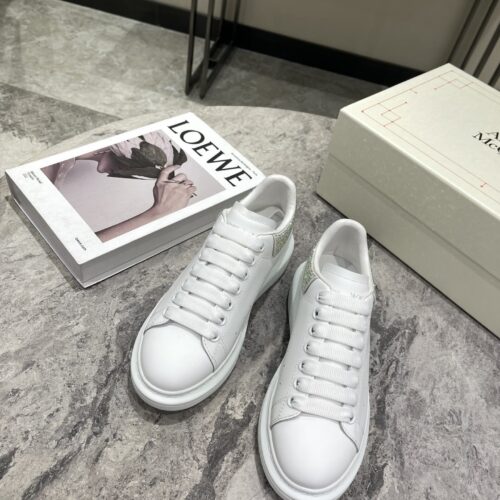 High Quality Luxury Alexander McQueen Couple Sneakers – Style 93731 product detail