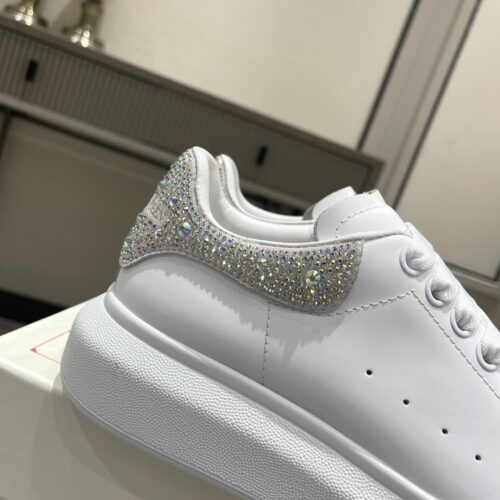 High Quality Luxury Alexander McQueen Couple Sneakers – Style 93731 product detail