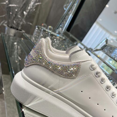 High Quality Luxury Alexander McQueen Couple Sneakers – Style 93731 product detail
