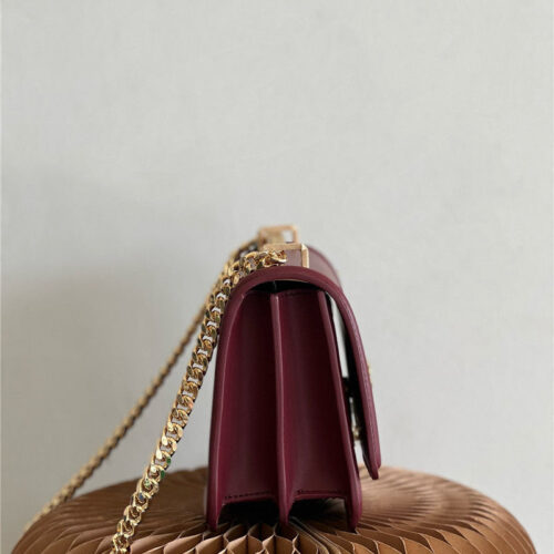 High Quality Luxury Burberry Tb Logo Lock Bag product detail