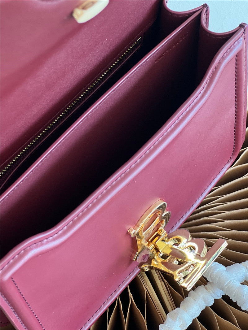 High Quality Luxury Burberry Tb Logo Lock Bag product detail