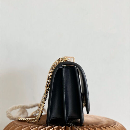 High Quality Luxury Burberry Tb Logo Lock Bag – Style 42463 product detail