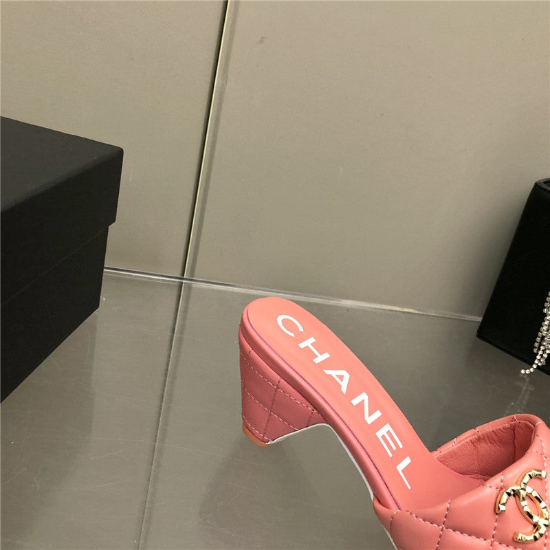 High Quality Luxury Chanel Classic C Buckle Slippers – Style 62502 product detail