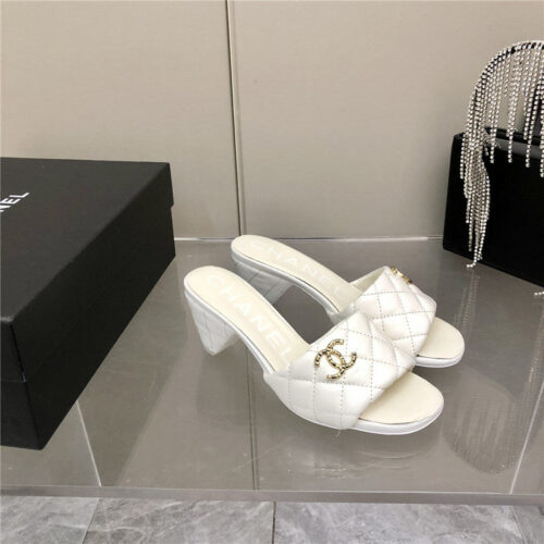 High Quality Luxury Chanel Classic C Buckle Slippers – Style 33126