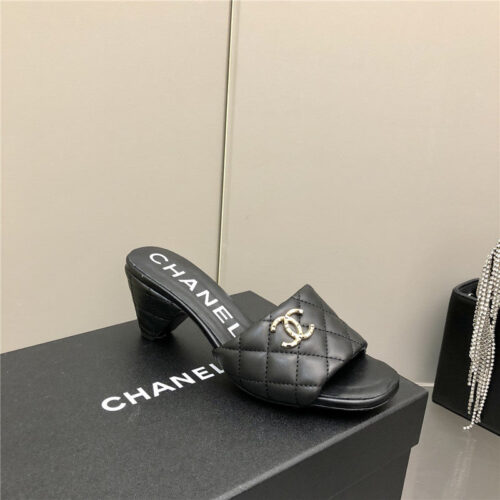High Quality Luxury Chanel Classic C Buckle Slippers product detail