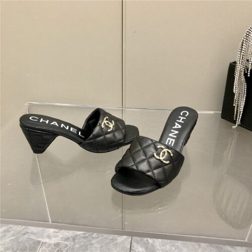 High Quality Luxury Chanel Classic C Buckle Slippers product detail