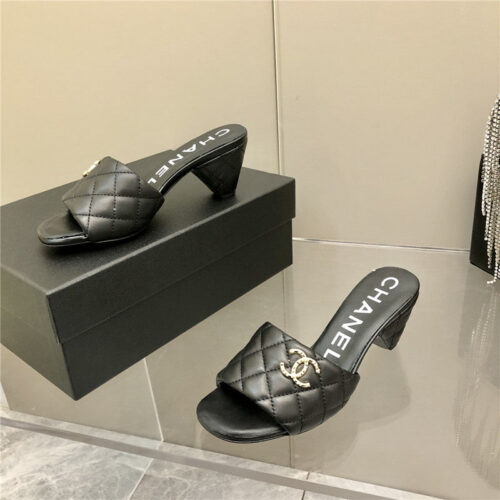 High Quality Luxury Chanel Classic C Buckle Slippers product detail