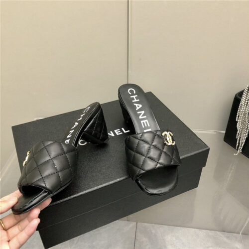 High Quality Luxury Chanel Classic C Buckle Slippers product detail