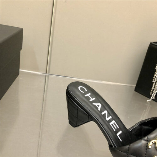 High Quality Luxury Chanel Classic C Buckle Slippers product detail