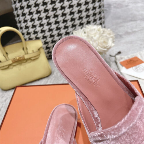 High Quality Luxury Hermes H Buckle Classic Slippers – Style 34275 product detail