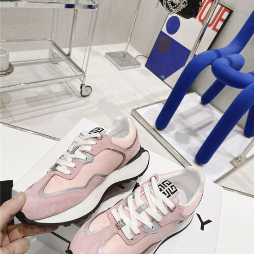 High Quality Luxury Givenchy Giv Runner Logo Sneaker – Style 08259 product detail