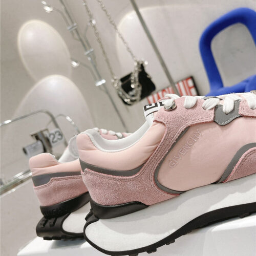 High Quality Luxury Givenchy Giv Runner Logo Sneaker – Style 08259 product detail
