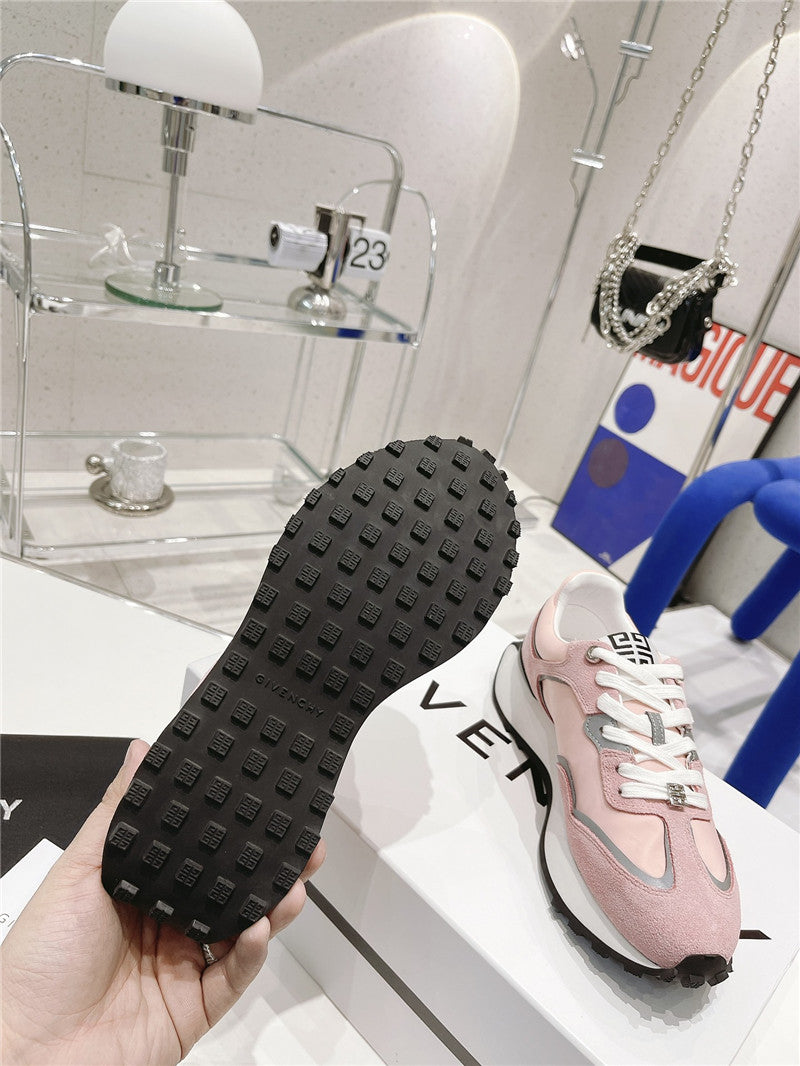 High Quality Luxury Givenchy Giv Runner Logo Sneaker – Style 08259 product detail