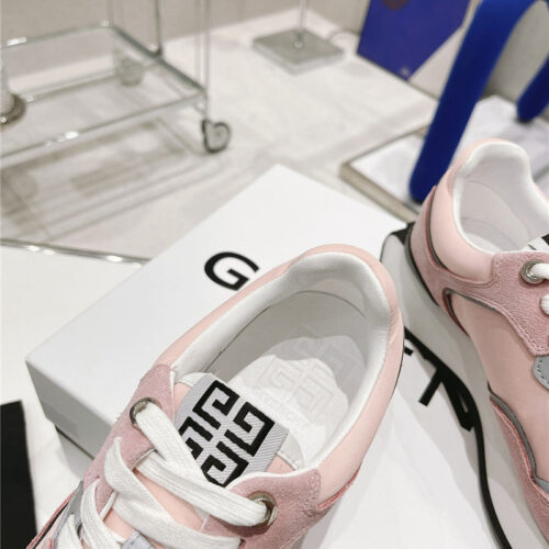 High Quality Luxury Givenchy Giv Runner Logo Sneaker – Style 08259 product detail
