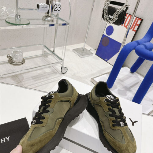 High Quality Luxury Givenchy Giv Runner Logo Sneaker – Style 06563 product detail