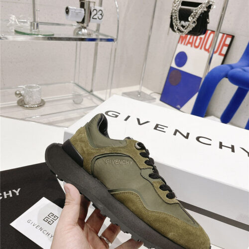 High Quality Luxury Givenchy Giv Runner Logo Sneaker – Style 06563 product detail