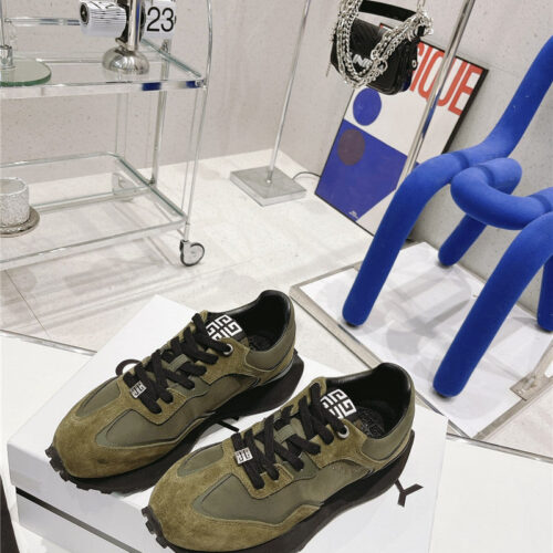 High Quality Luxury Givenchy Giv Runner Logo Sneaker – Style 06563 alternate view