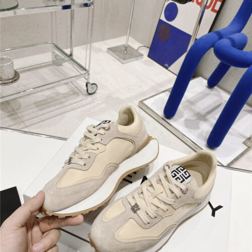 High Quality Luxury Givenchy Giv Runner Logo Sneaker product detail