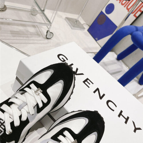 High Quality Luxury Givenchy Giv Runner Logo Sneaker – Style 01475 product detail