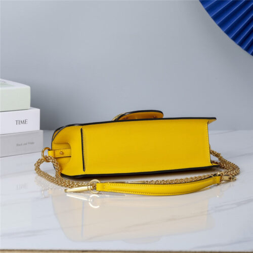 High Quality Luxury Valentino Vlogo Signature Shoulder Bag product detail