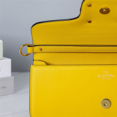 High Quality Luxury Valentino Vlogo Signature Shoulder Bag product detail