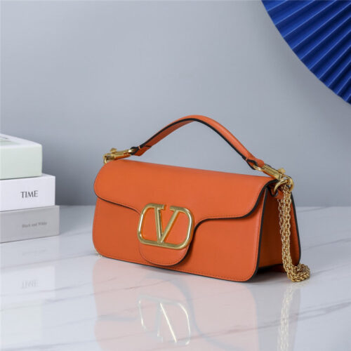 High Quality Luxury Valentino Vlogo Signature Calfskin Shoulder Bag – Style 03885 product detail