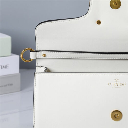High Quality Luxury Valentino Vlogo Signature Shoulder Bag – Style 03894 product detail