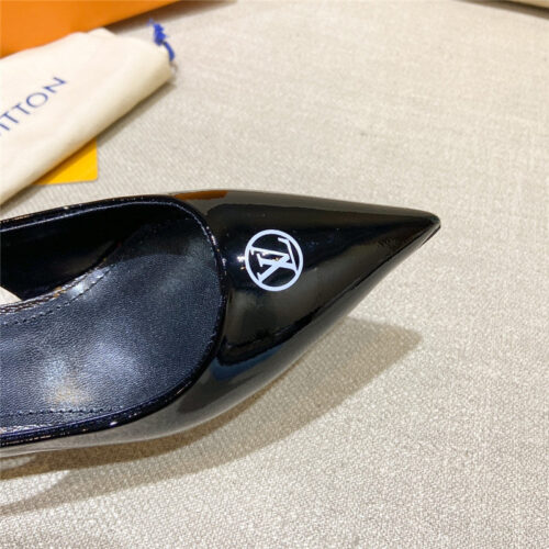 High Quality Luxury Louis Vuitton Sandals Slippers – Style 60963 product detail