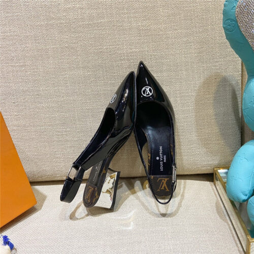 High Quality Luxury Louis Vuitton Sandals Slippers – Style 60963 product detail