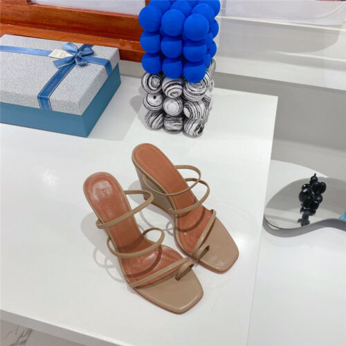 High Quality Luxury Amina Muaddi Wedge Slippers – Style 10435 product detail