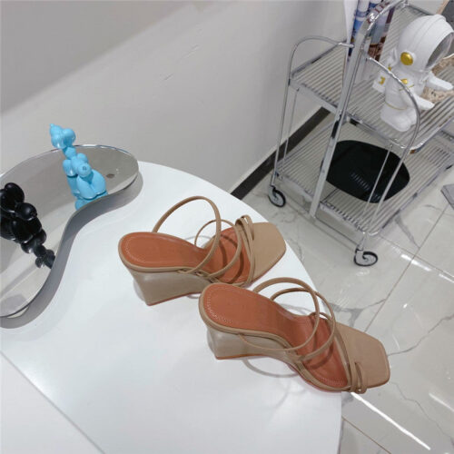 High Quality Luxury Amina Muaddi Wedge Slippers – Style 10435 product detail
