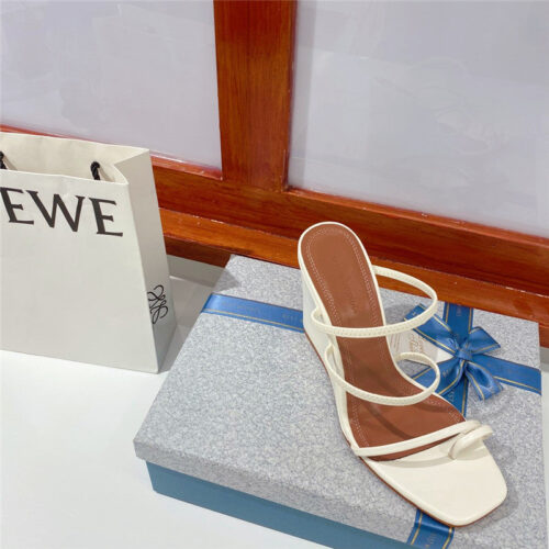 High Quality Luxury Amina Muaddi Wedge Slippers – Style 69187 product detail