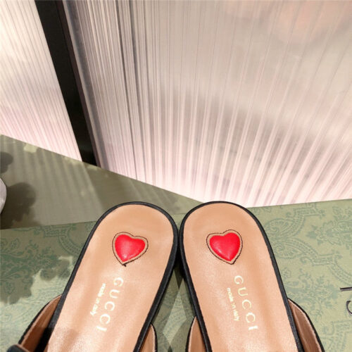 High Quality Luxury Gucci GG Flat Slippers – Style 67187 product detail