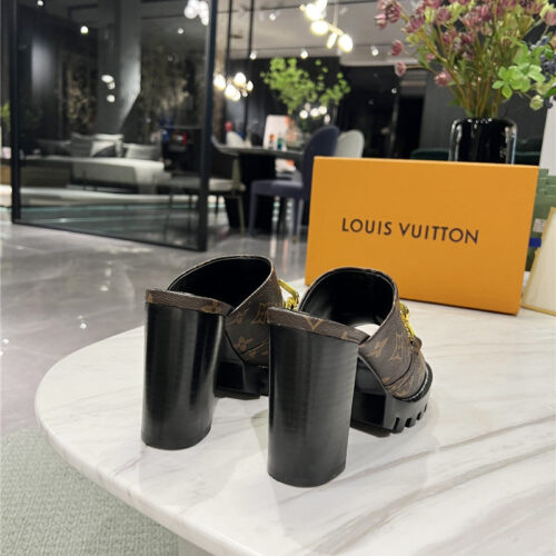 High Quality Luxury Louis Vuitton Chunky Heel Chain High Heel Sandals – Style 38371 product detail