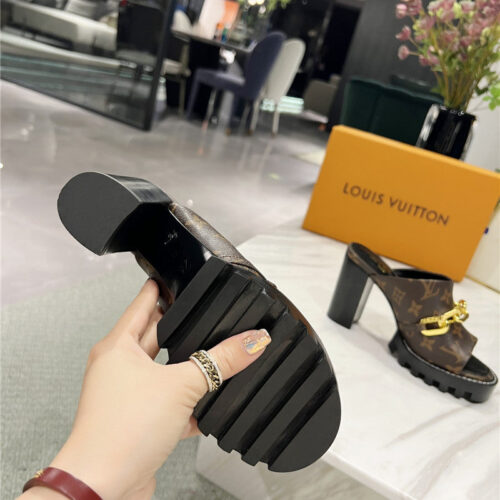 High Quality Luxury Louis Vuitton Chunky Heel Chain High Heel Sandals – Style 38371 product detail
