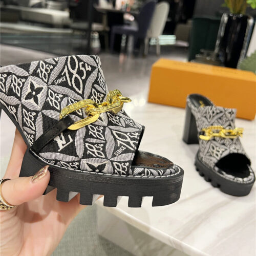 High Quality Luxury Louis Vuitton Chunky Heel Chain High Heel Sandals product detail